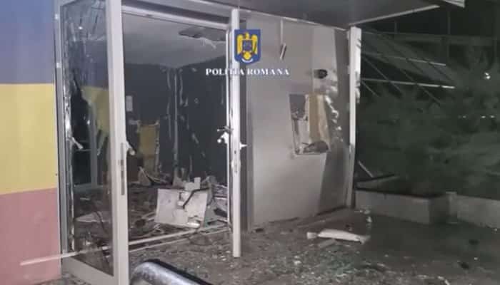 VIDEO – Bancomat aruncat în aer în timp ce suspecții erau filați de polițiști