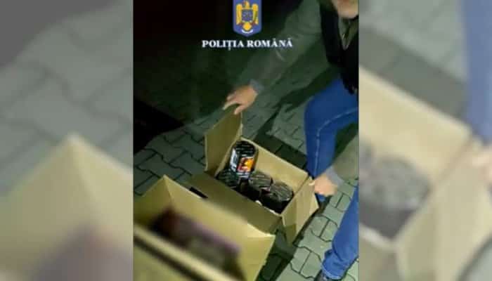 VIDEO | Două tone de petarde şi artificii, găsite de poliţişti după percheziţii în Râfov