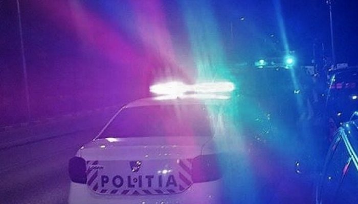Un bărbat beat a plecat cu mașina de Poliție a echipajului care intervenea pentru aplanarea unui conflict