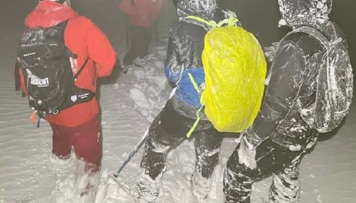 turiști care s-au rătăcit Leaota salvamont