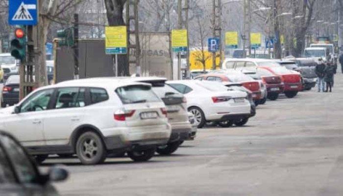 UE a amânat votul privind interzicerea vânzărilor de automobile noi cu motoare pe combustie