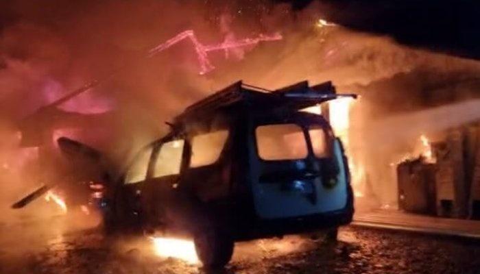 incendiu service auto valeni