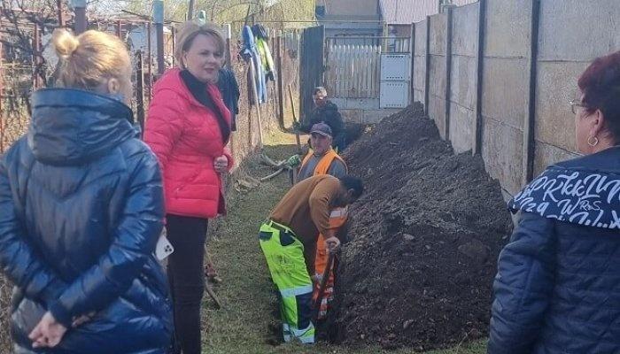 FLOREȘTI: Branșamente montate în proporție de 80% la noua lucrare de canalizare din Novăcești