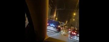 VIDEO🎦 Un nou accident pe linia de tramvai, în nordul Ploieștiului. La volanul mașinii se afla o șoferiță beată