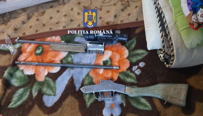 contrabandă arme percheziții