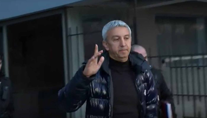 Dan Diaconescu a fost reținut fiind acuzat de acte sexuale cu un minor și folosire a prostituției infantile