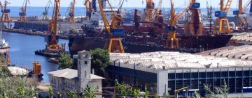 Un bărbat a fost accidentat mortal de o locomotivă în portul maritim Constanța