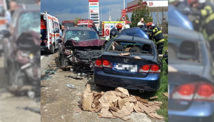 Trei răniţi într-un accident produs vineri pe DN72, între Brătăşanca şi Dărmăneşti