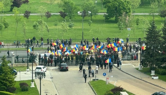 Miting AUR. Patru persoane sancţionate că l-au agresat pe Ludovic Orban