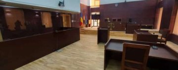 Firmă din Ploiești trimisă în judecată pentru că ar fi indus în eroare zeci de spitale cu privire la dezinfectanții vânduți. Lista unităților sanitare care ar fi fost înșelate