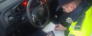 Un tânăr din Ploiești, care a condus fără permis și beat, a fost reținut după ce a refuzat prelevarea de mostre biologice