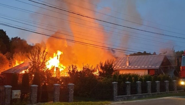 FOTO&amp;VIDEO🎦 Cauza incendiului de la Cornu, care a distrus trei case în noaptea de duminică spre luni