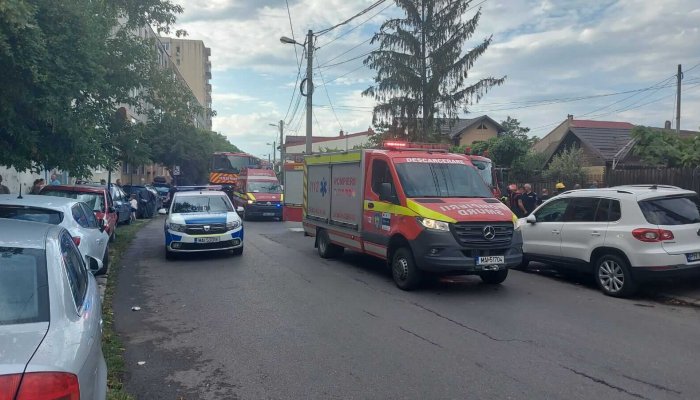 strada deltei blocată incendiu auto