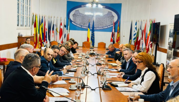 preturi  adaos comercial plafonat 