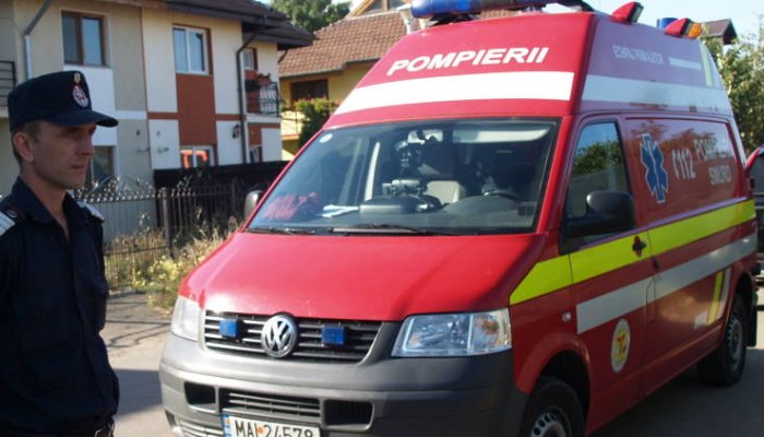 Femeie din Buzău salvată de pompieri, după ce a căzut într-o fântână