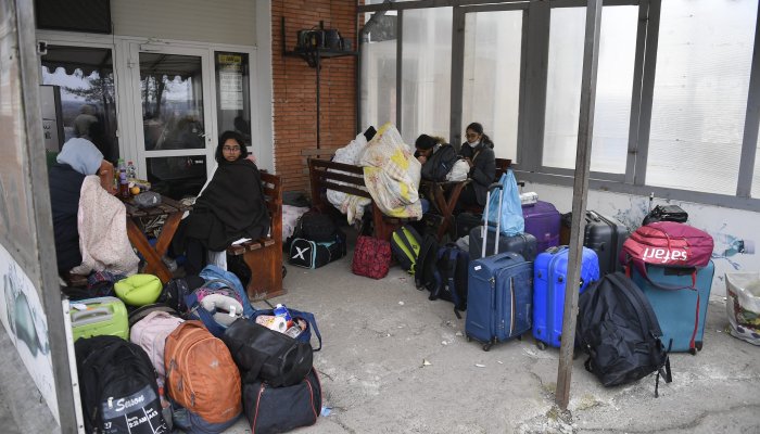 Legea care le permite străinilor să rămână pe teritoriul României până la finalizarea procedurii de azil a fost promulgată