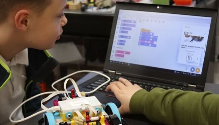 licitatie robotica cnmv ploiești