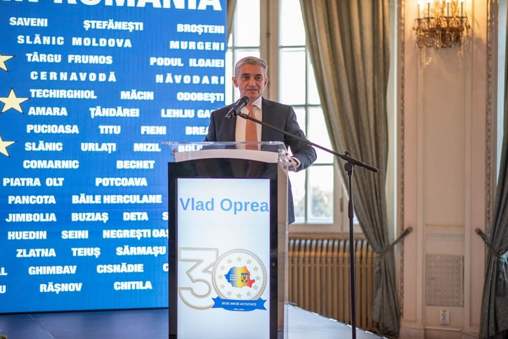 președinte al asociației orașelor din românia vlad oprea primar sinaia