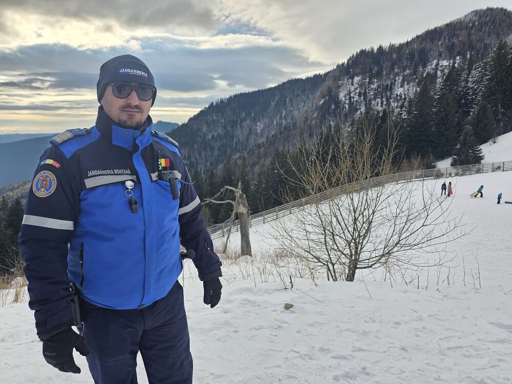 jandarmi intervenție benzinărie roman