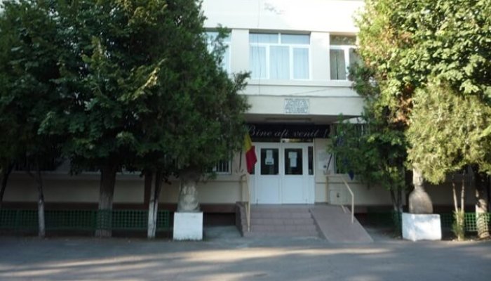 agresiune elevi reținuți