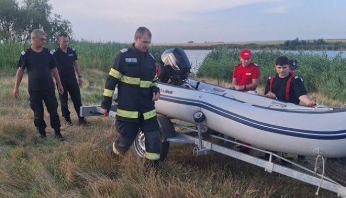 Două cadavre au fost recuperate de pompieri, sâmbătă, din râul Mureș. Trupul unei victime era în apă de cel puțin două săptămâni