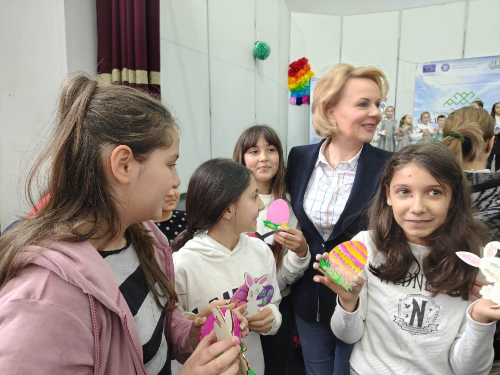 elevi florești atelier pictură