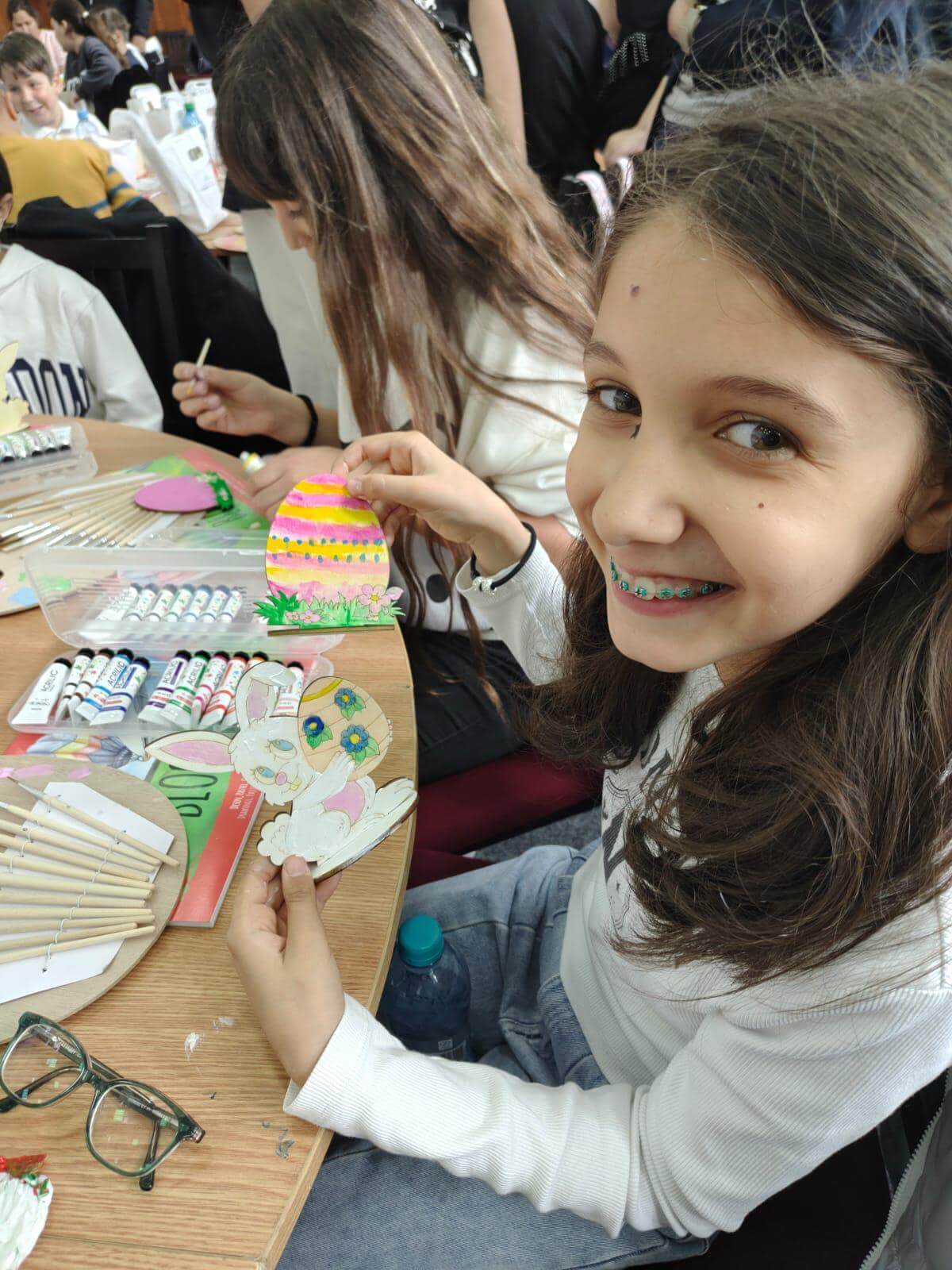 elevi florești atelier pictură