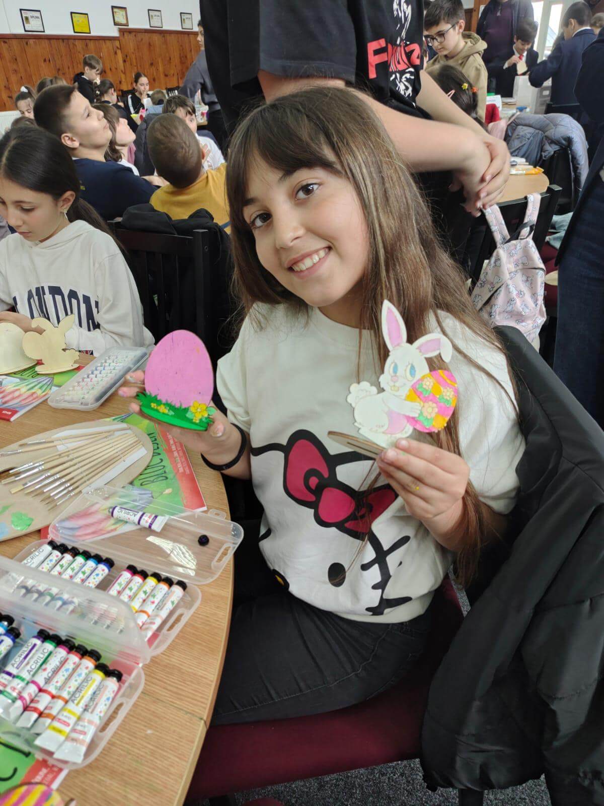 elevi florești atelier pictură