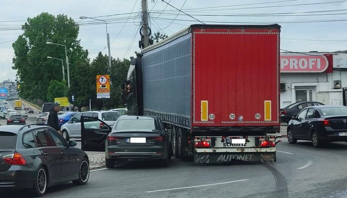 accident tir bereasca