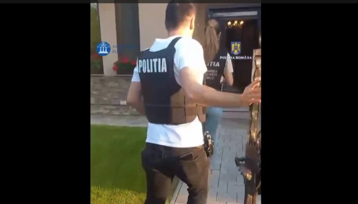 percheziții domiciliare