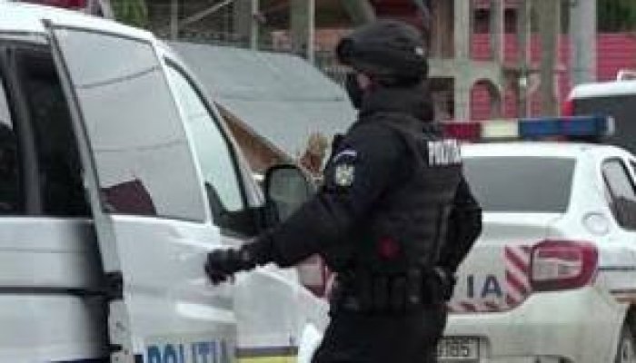 percheziții 