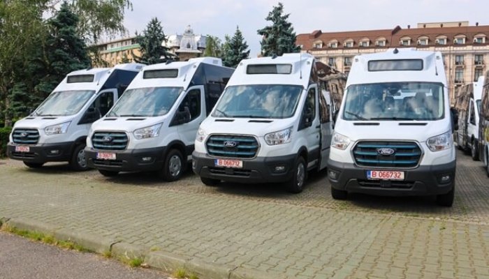 microbuze electrice prahova școli accesibile hibrid șah