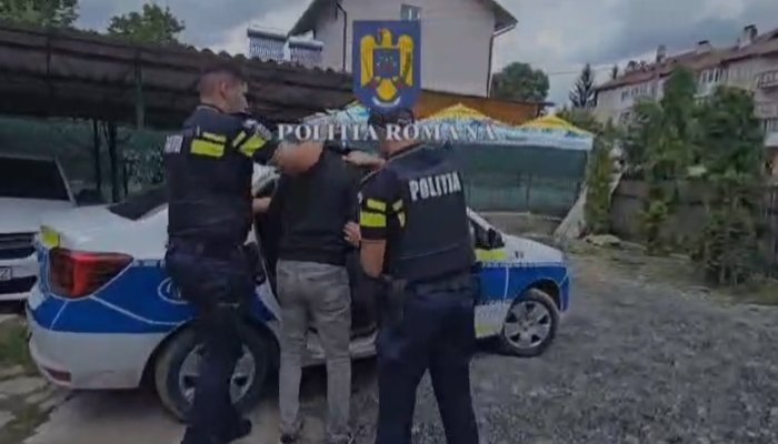 Bărbați reținuți