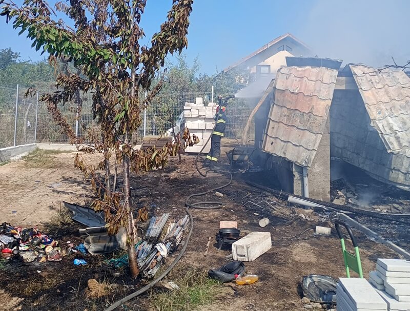 incendiu panouri fotovoltaice păulești