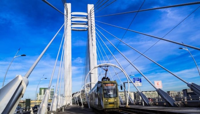  Cluj  București 