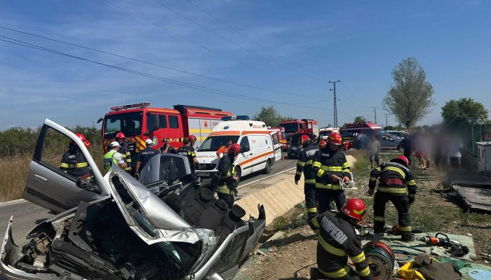 accident descarcerare ditesti