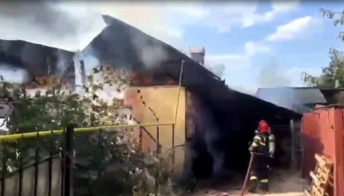 incendiu urlați