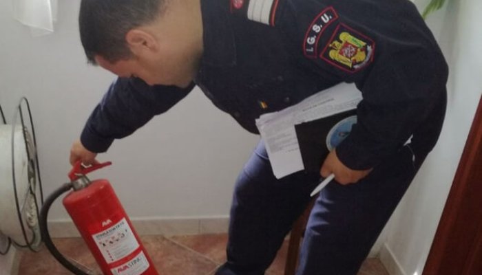 amenzi isu școli