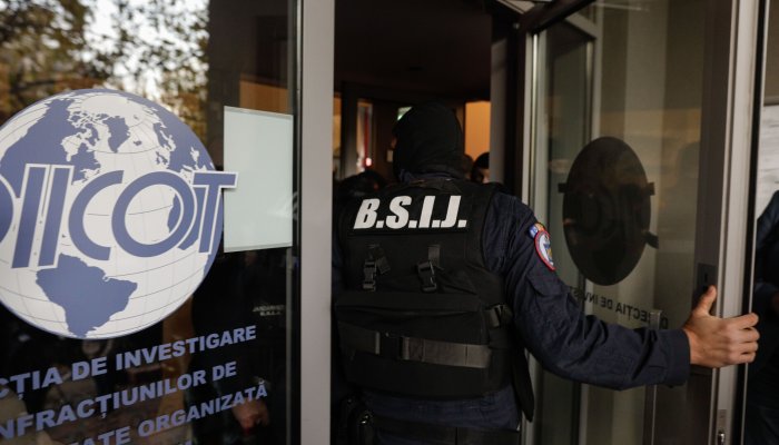 reținut pentru trădare