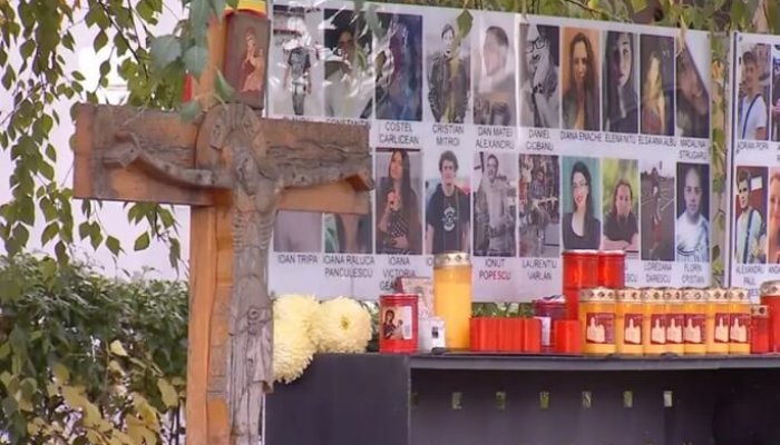 protest 10 ani colectiv