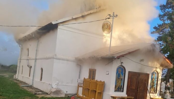 foc incendiu biserică