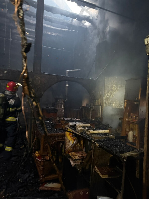 incendiu biserica podu văleni