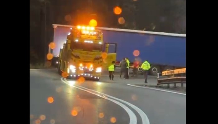 tir blocat dn1 predeal