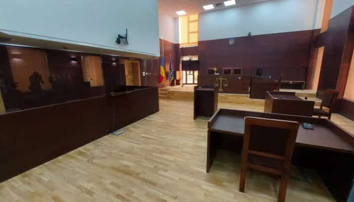 un bărbat a încercat să răpească o copilă din fața școlii