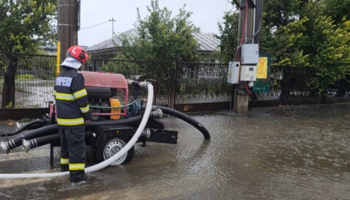 evacuarea apei acumulate