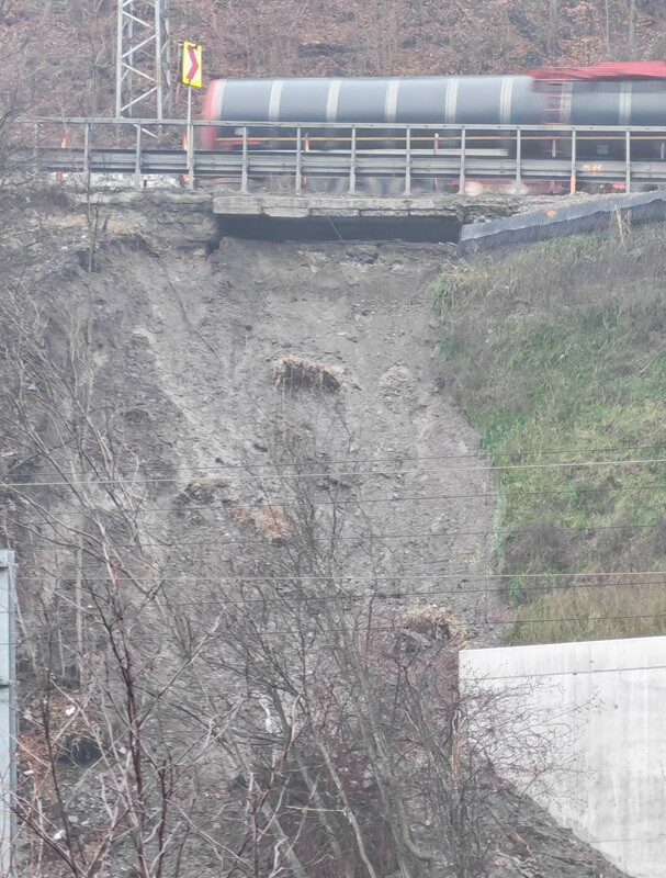 dn1 comarnic alunecare de teren