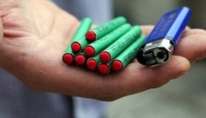 percheziții articole pirotehnice