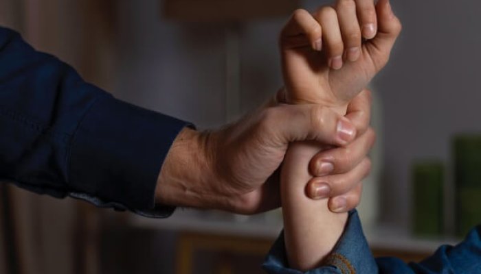 Violența domestică