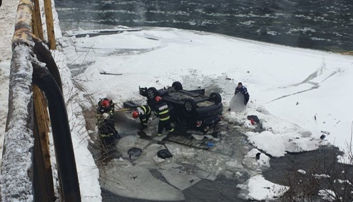 autoturism răsturnat