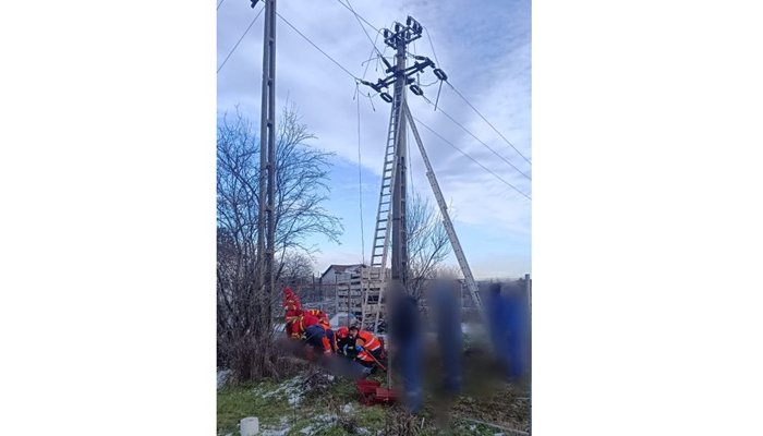 doi muncitori s-au electrocutat strejnicu